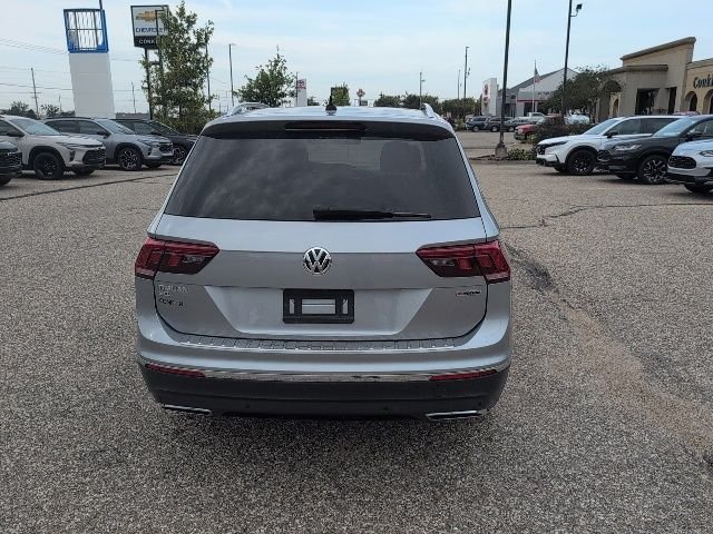 Used 2021 Gray Volkswagen 2.0T SEL image 17