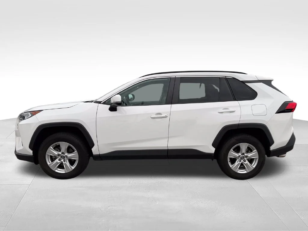 Used 2020 White Toyota XLE image 2