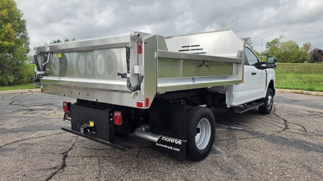 New 2026 Oxford White Ford XL image 3