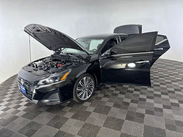 Used 2023 Black Nissan 2.5 SL image 12