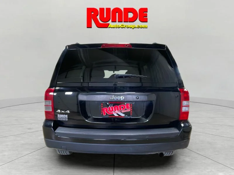 Used 2015 Black Clearcoat Jeep Sport image 4