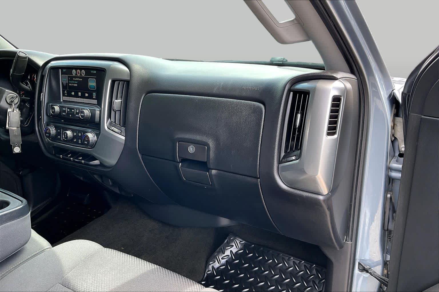 Used 2015 Slate Grey Metallic Chevrolet LT image 17