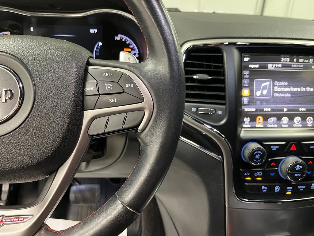 Used 2017 White Jeep Trailhawk image 30