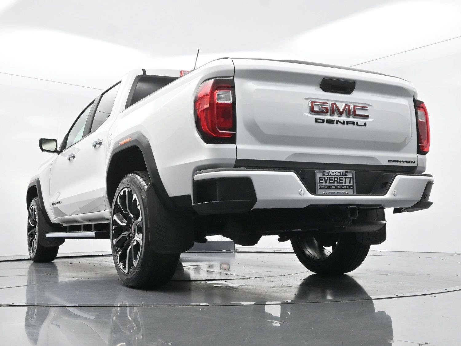 Used 2024 Summit White GMC Denali image 49