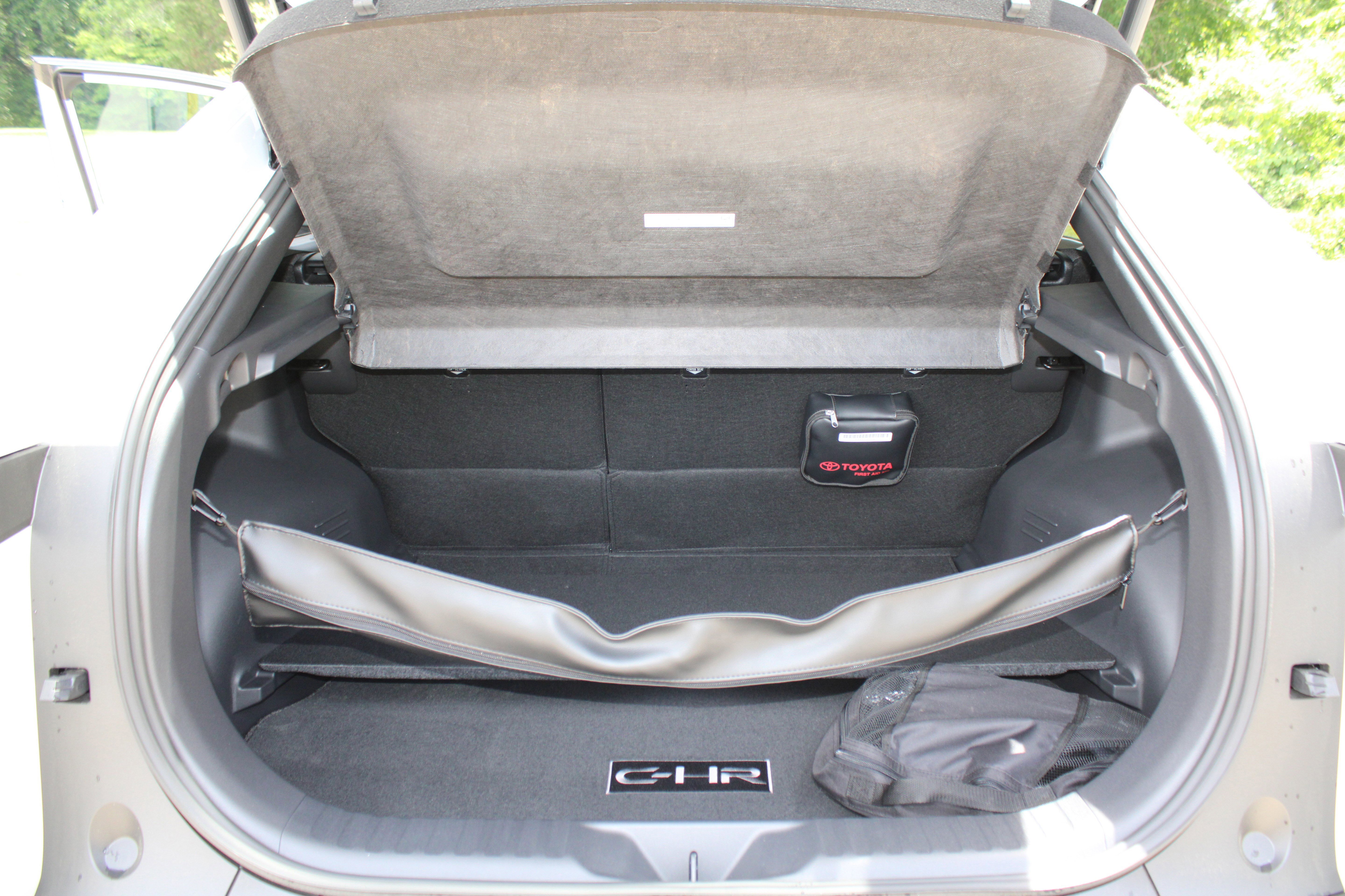 New 2026 Wind Chill Pearl <sup>1</sup> Toyota  SE image 12