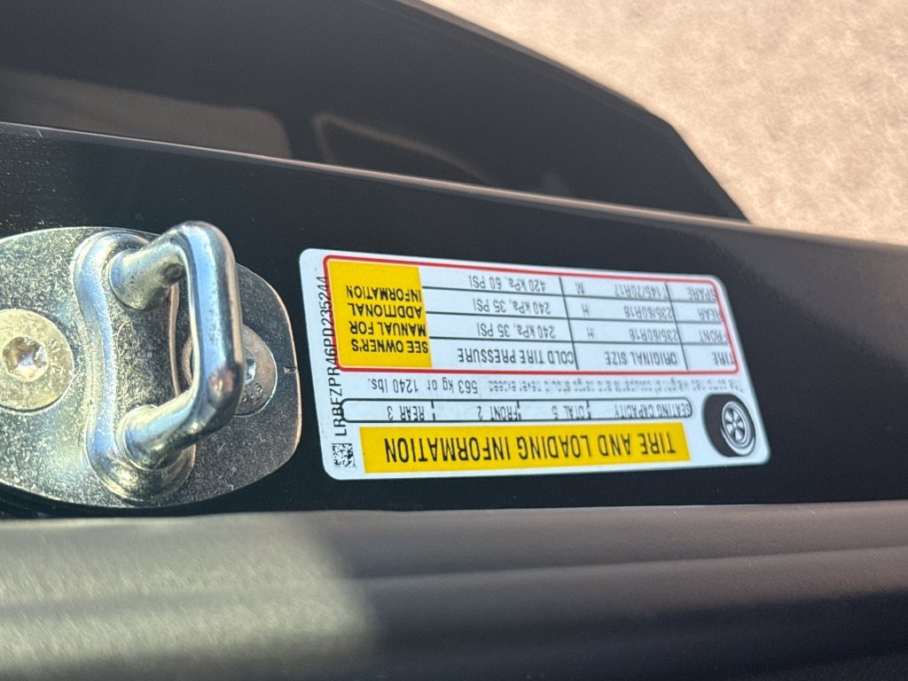 Used 2023 Black Buick Essence image 21