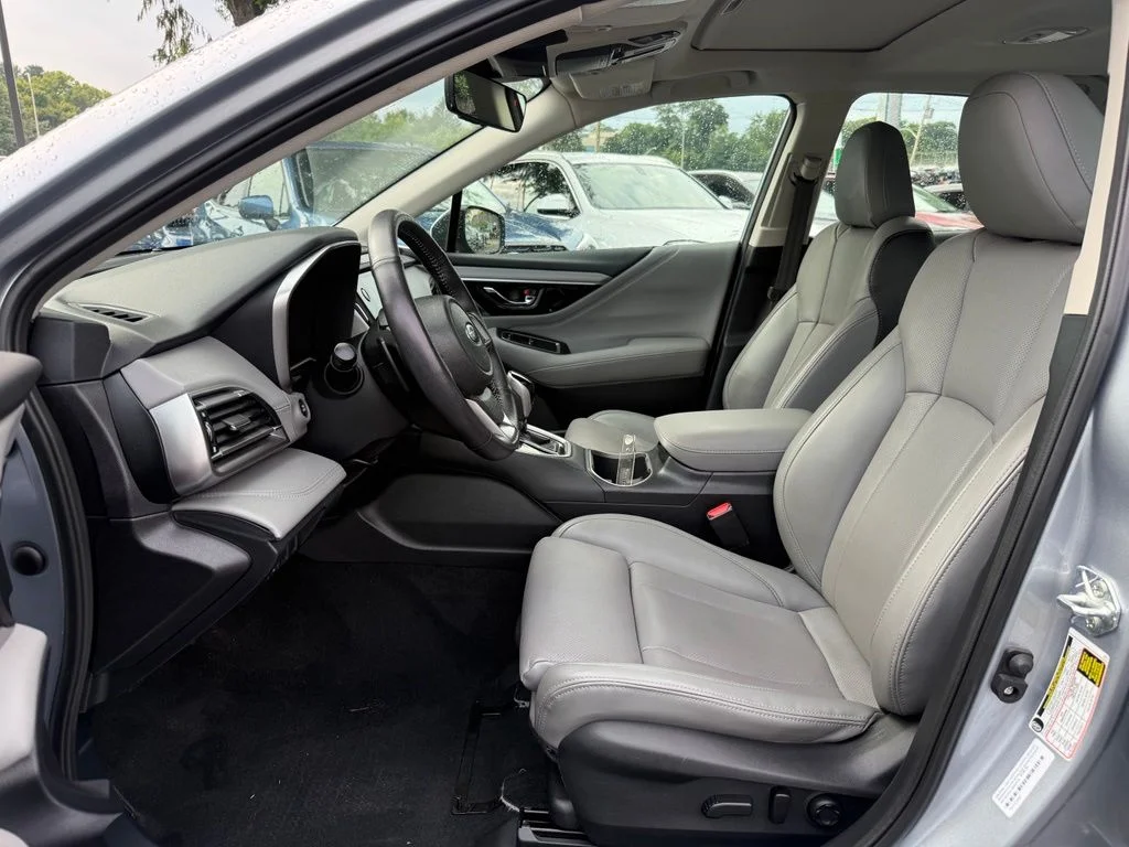 Used 2024 Ice Silver Metallic Subaru Limited image 24