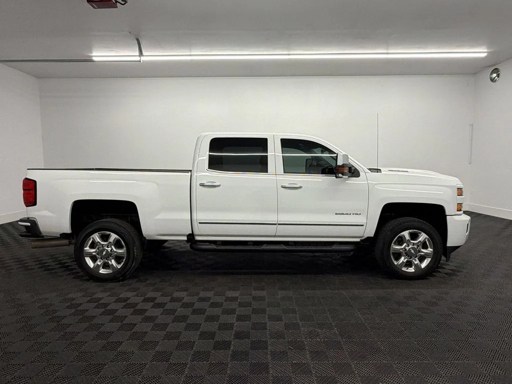 Used 2017 Summit White Chevrolet LTZ image 7