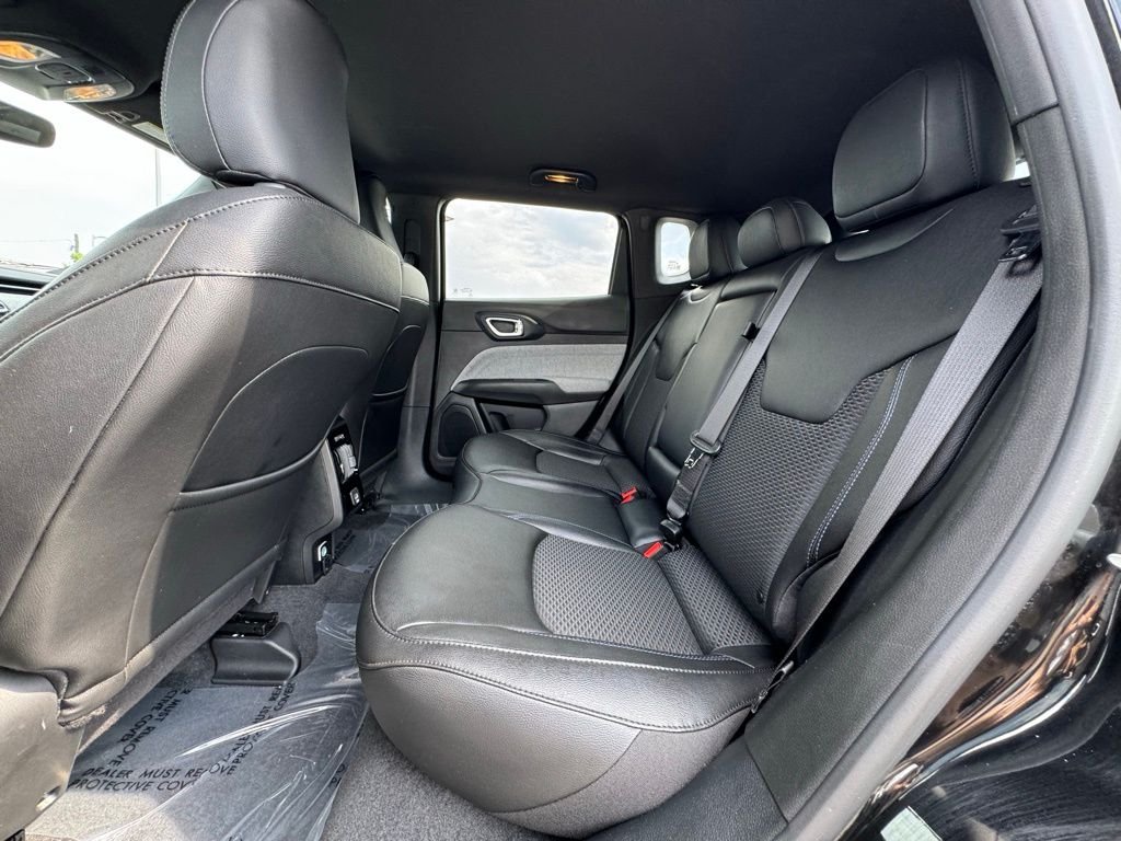 Used 2025 Black Jeep Latitude image 35