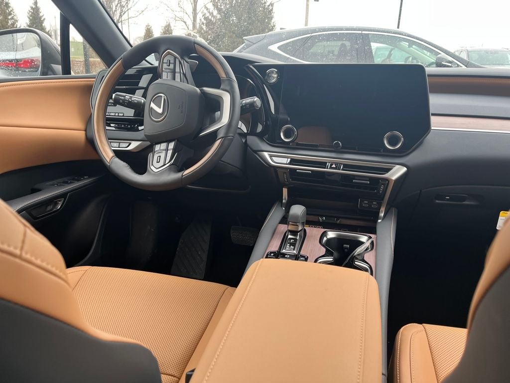 2026 Lexus RX 450h+ Premium - Photo 10