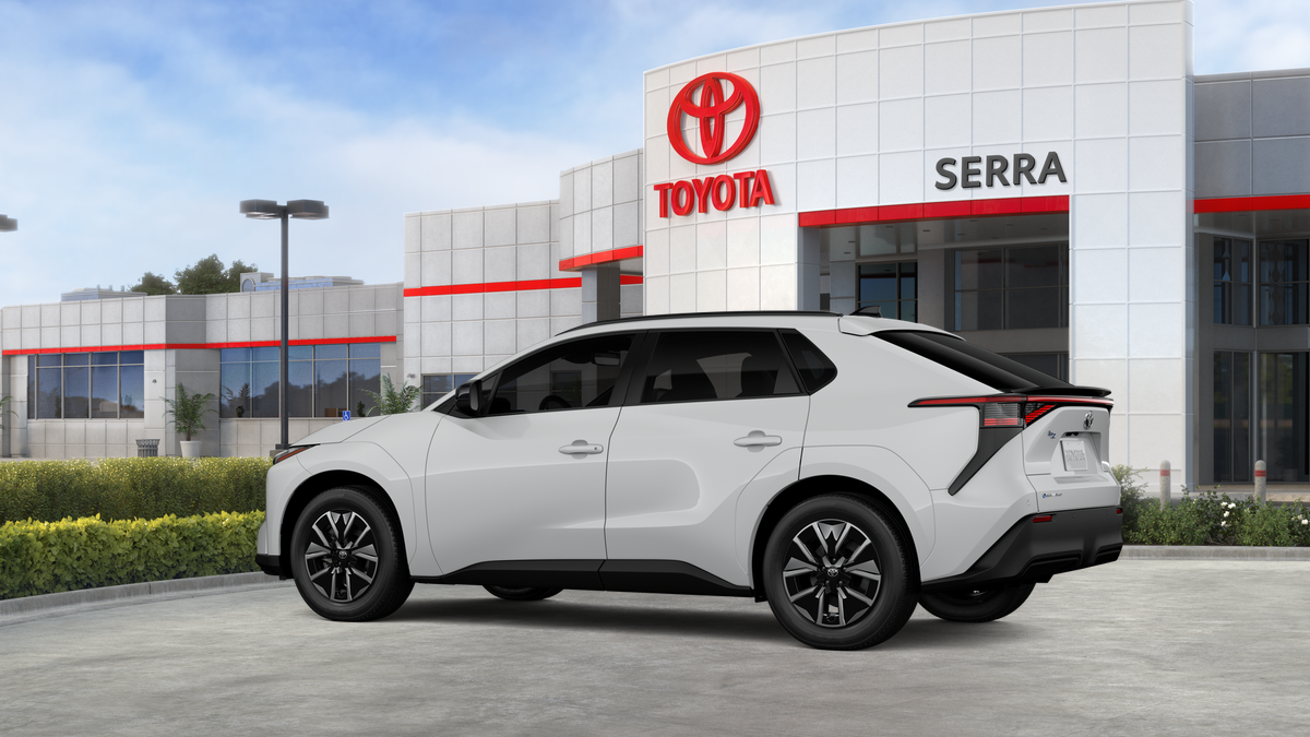 New 2026 Wind Chill Pearl Toyota XLE image 30