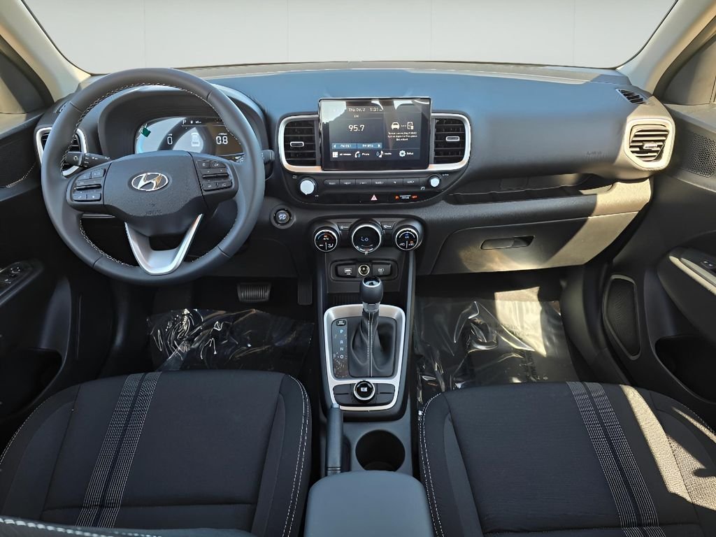 2025 Hyundai Venue SEL - Photo 22