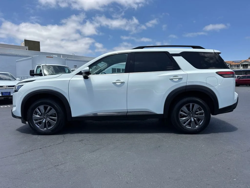 Used 2024 White Nissan SV image 7