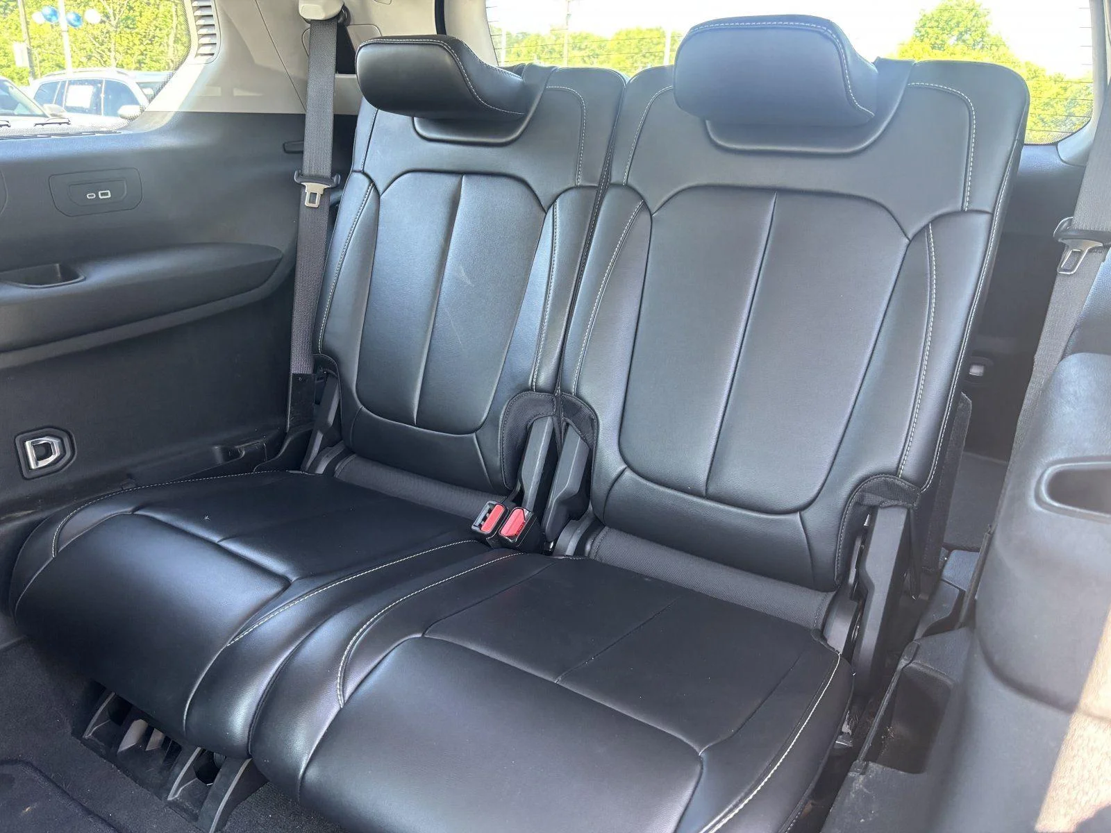 Used 2021 Diamond Black Crystal Pearlcoat Jeep Limited image 37