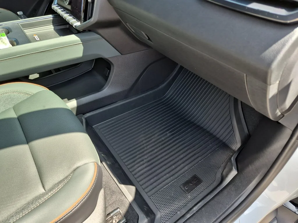 2027 GMC Acadia AT4 - Photo 37