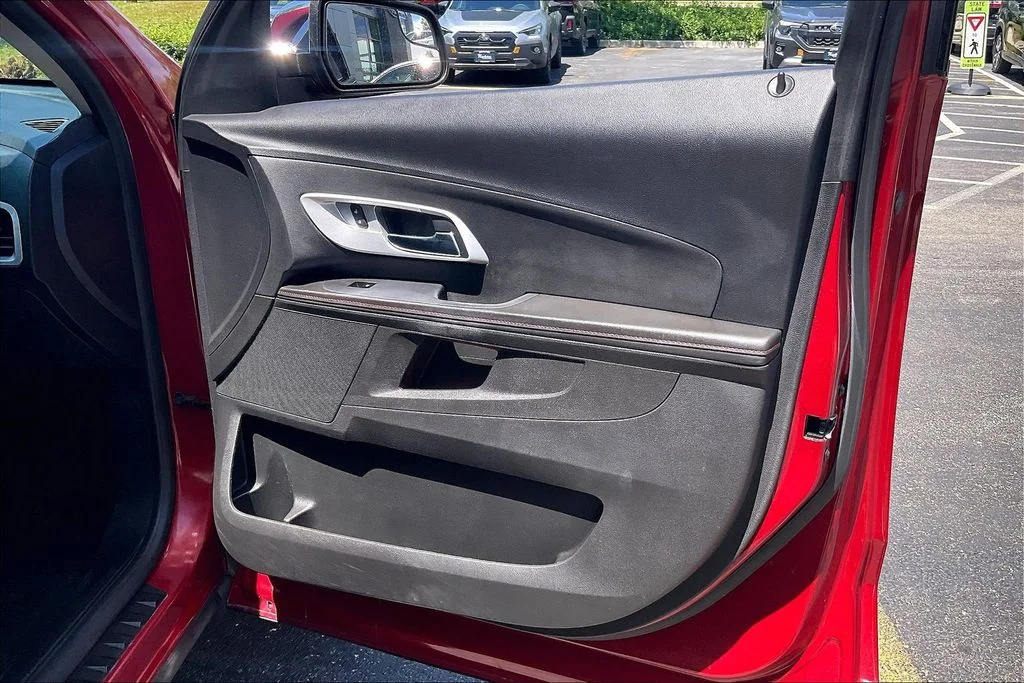 Used 2013 Red Chevrolet LT image 27