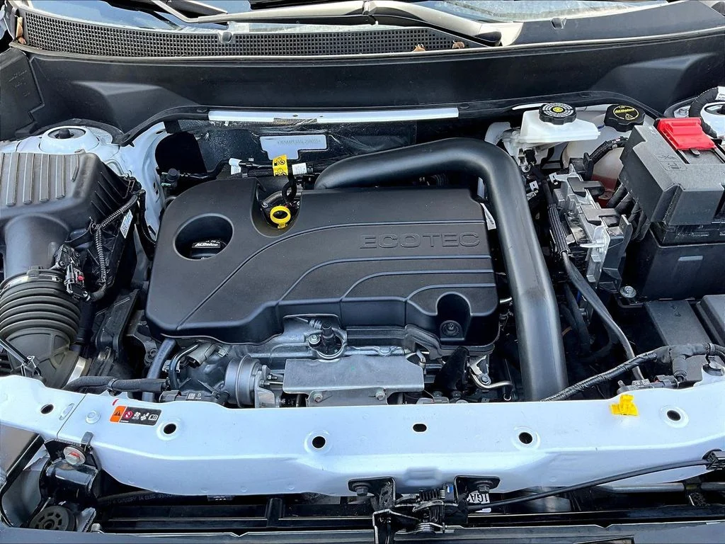 Used 2025 White Chevrolet LT image 32