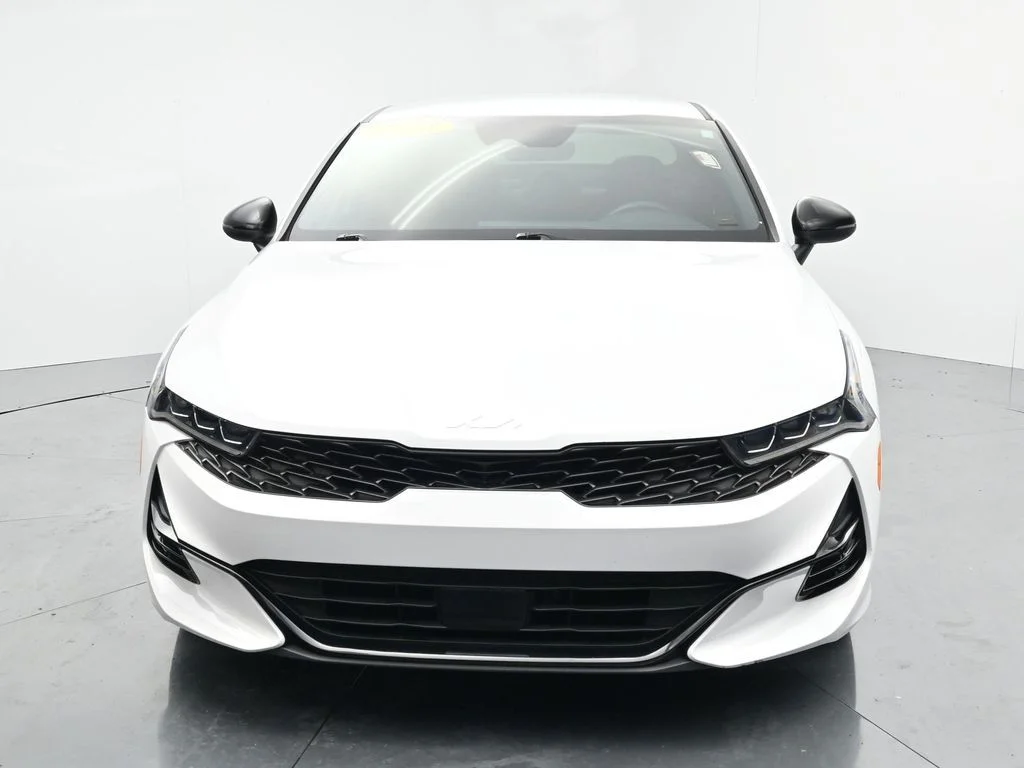Used 2023 White Kia GT-Line image 3