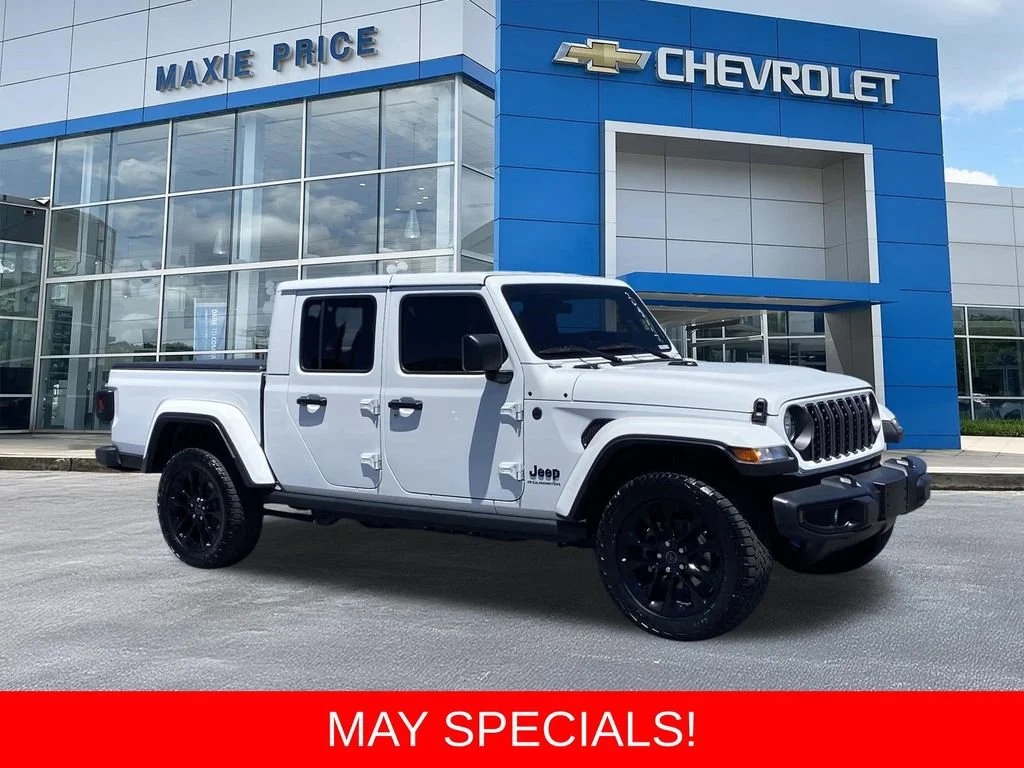 2025 Jeep Gladiator Nighthawk Auto's photo