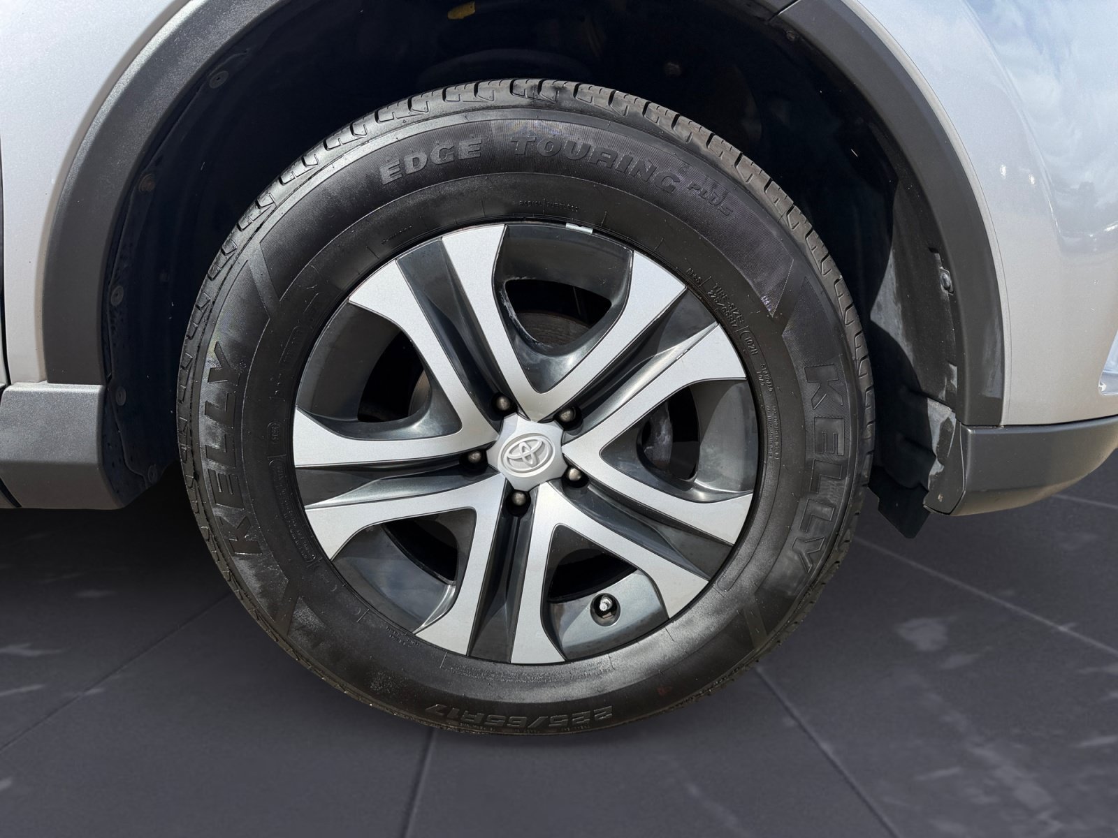 Used 2018 Silver Sky Metallic Toyota LE image 43