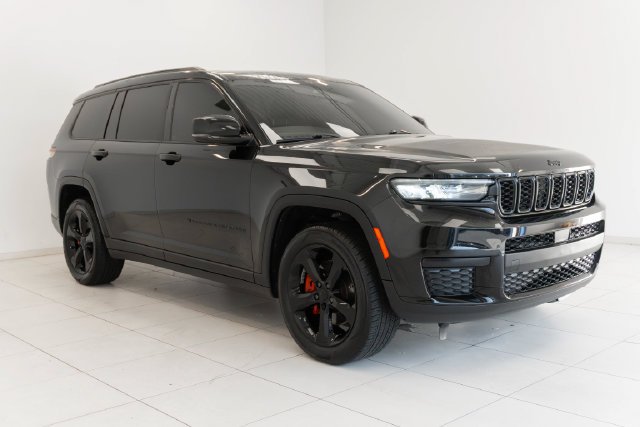 Used 2021 Black Jeep Altitude image 30
