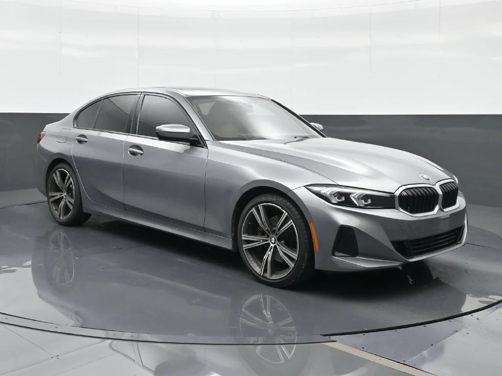Used 2023 Skyscraper Grey Metallic BMW 330i image 4