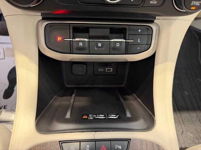 Used 2023 White Frost Tricoat GMC Denali image 31