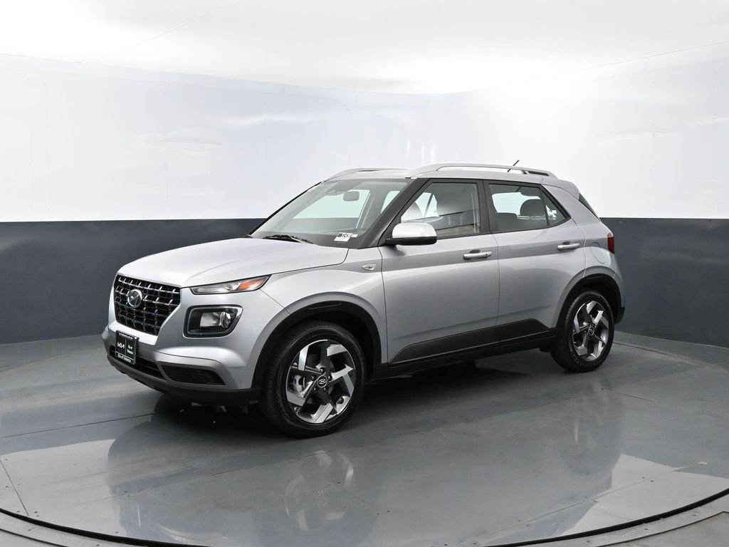 2025 Hyundai Venue SEL IVT's photo