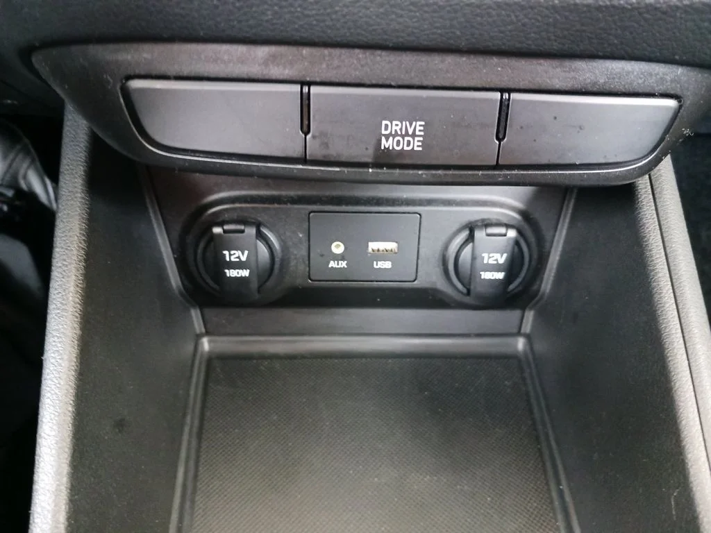 Used 2022 Silver Hyundai SEL image 21