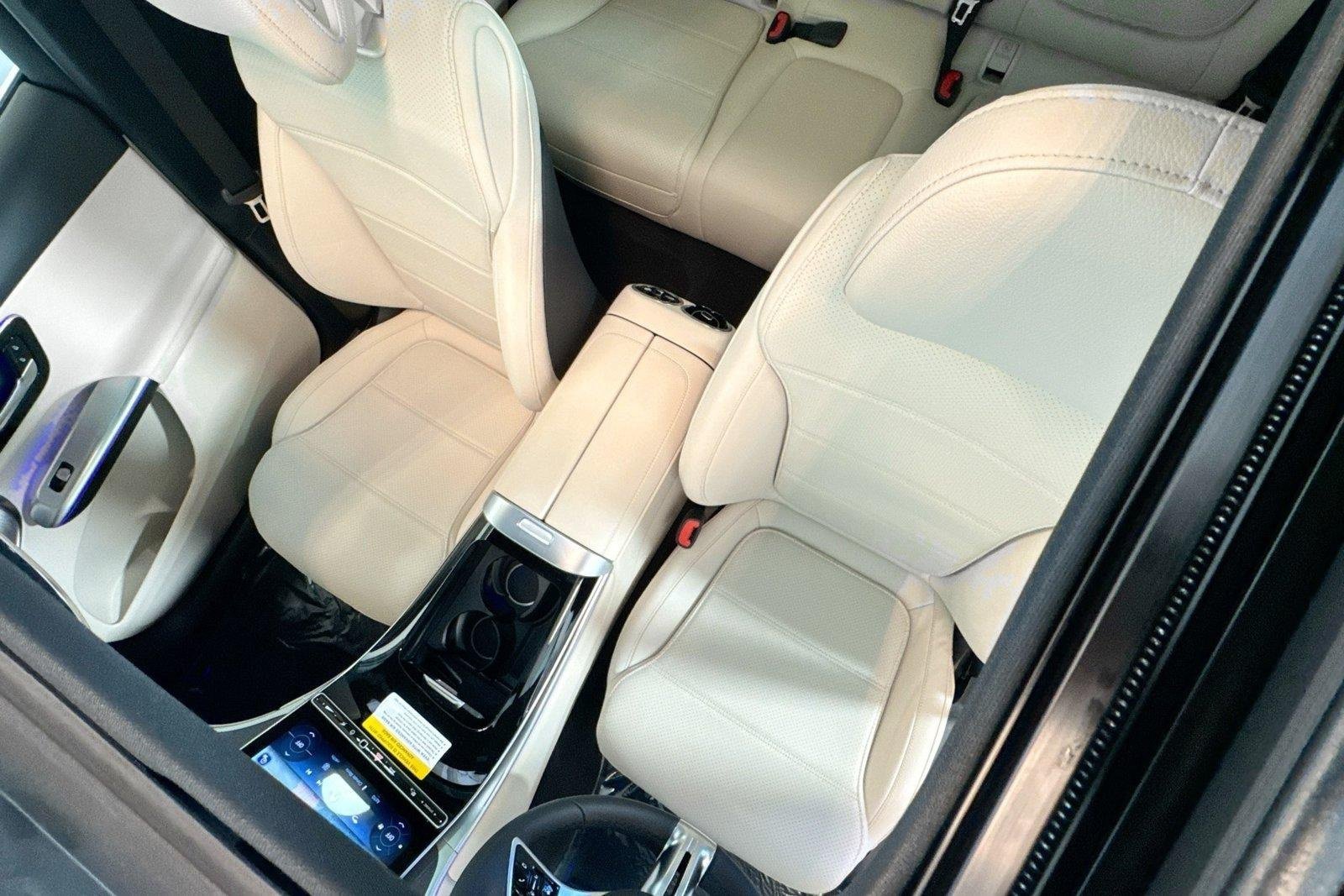 New 2026 Black Mercedes-Benz GLC 300 image 19