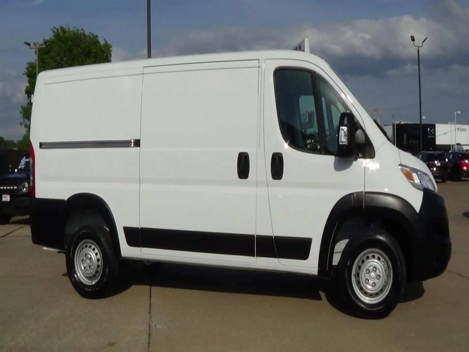Used 2025 Bright White Clear Coat (pw7) RAM Tradesman 2500 image 5