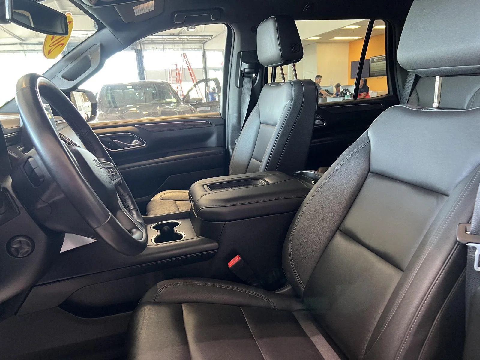 Used 2022 Summit White Chevrolet Z71 image 17