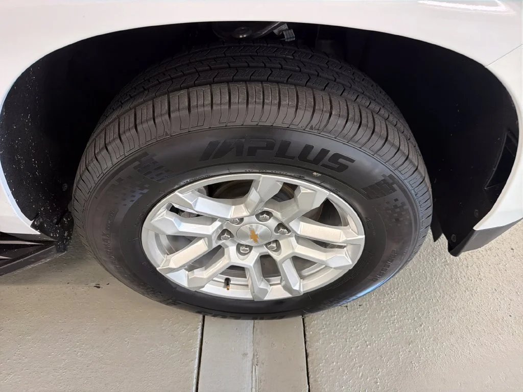 Used 2025 White Chevrolet LT image 5
