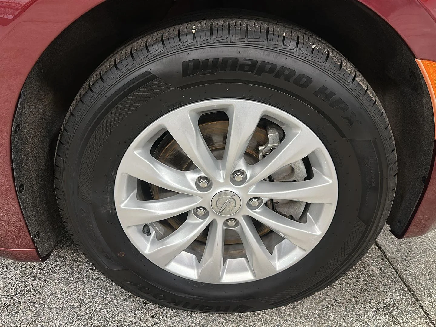 Used 2019 Velvet Red Pearlcoat Chrysler Touring L image 9