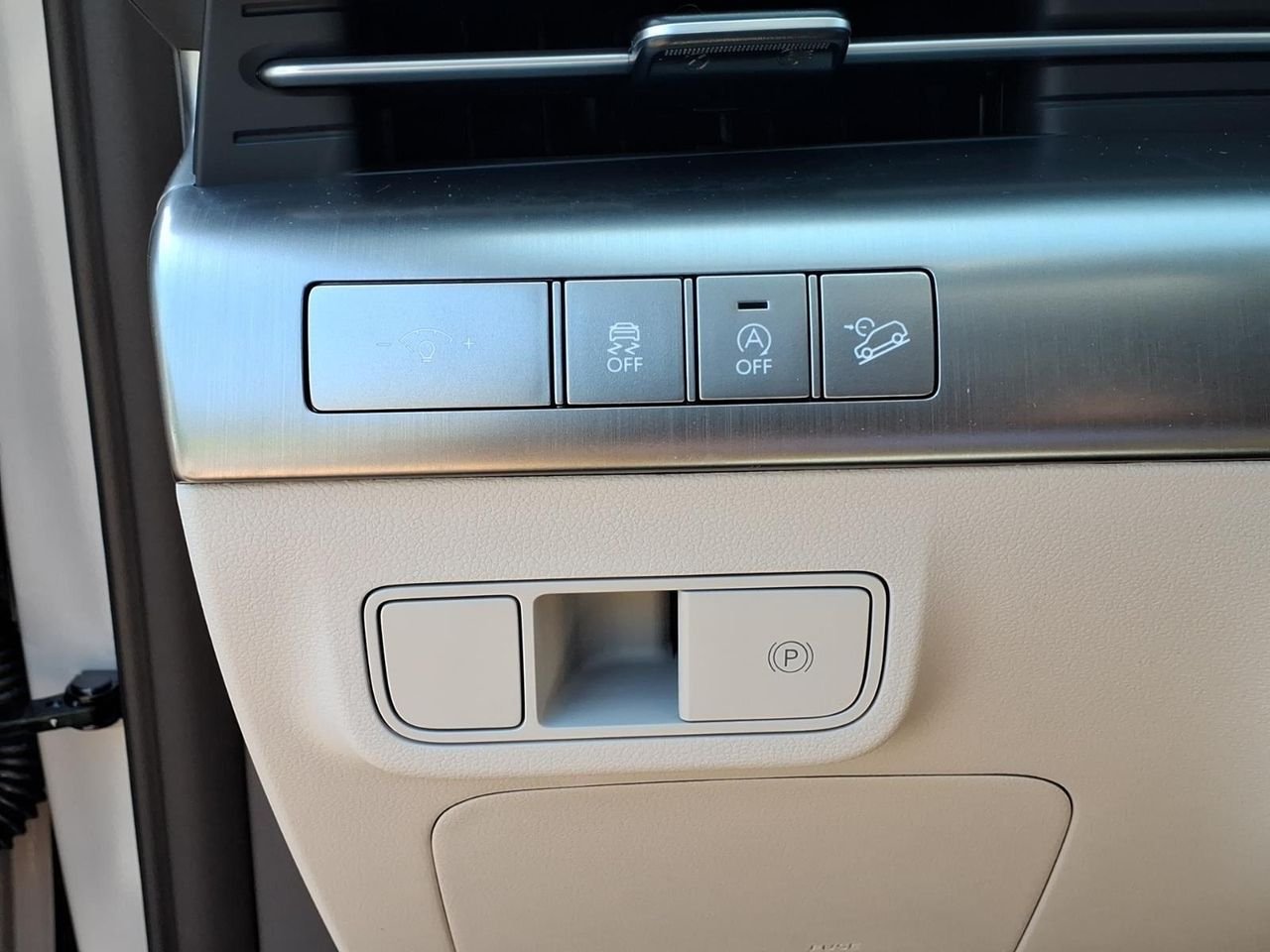 New 2026 Cyber Gray Metallic Hyundai SE FWD image 26