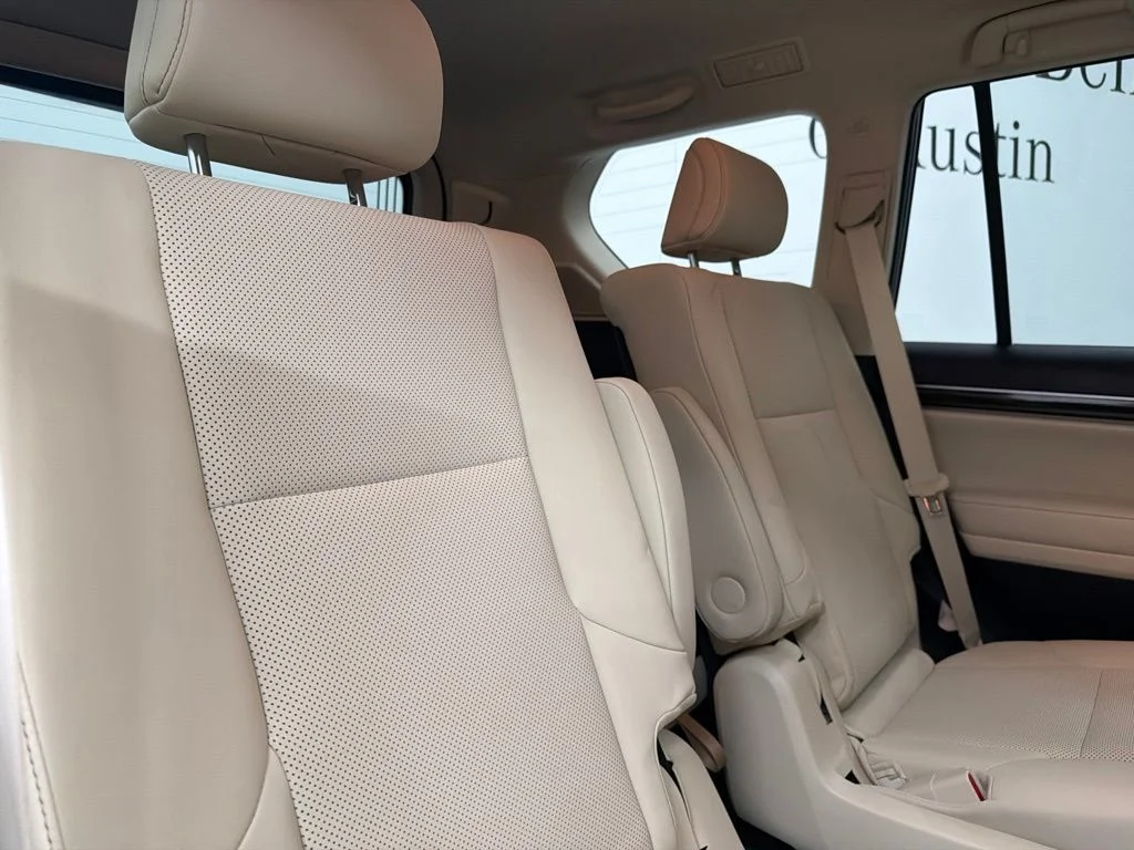 Used 2023 White Lexus 460 image 26