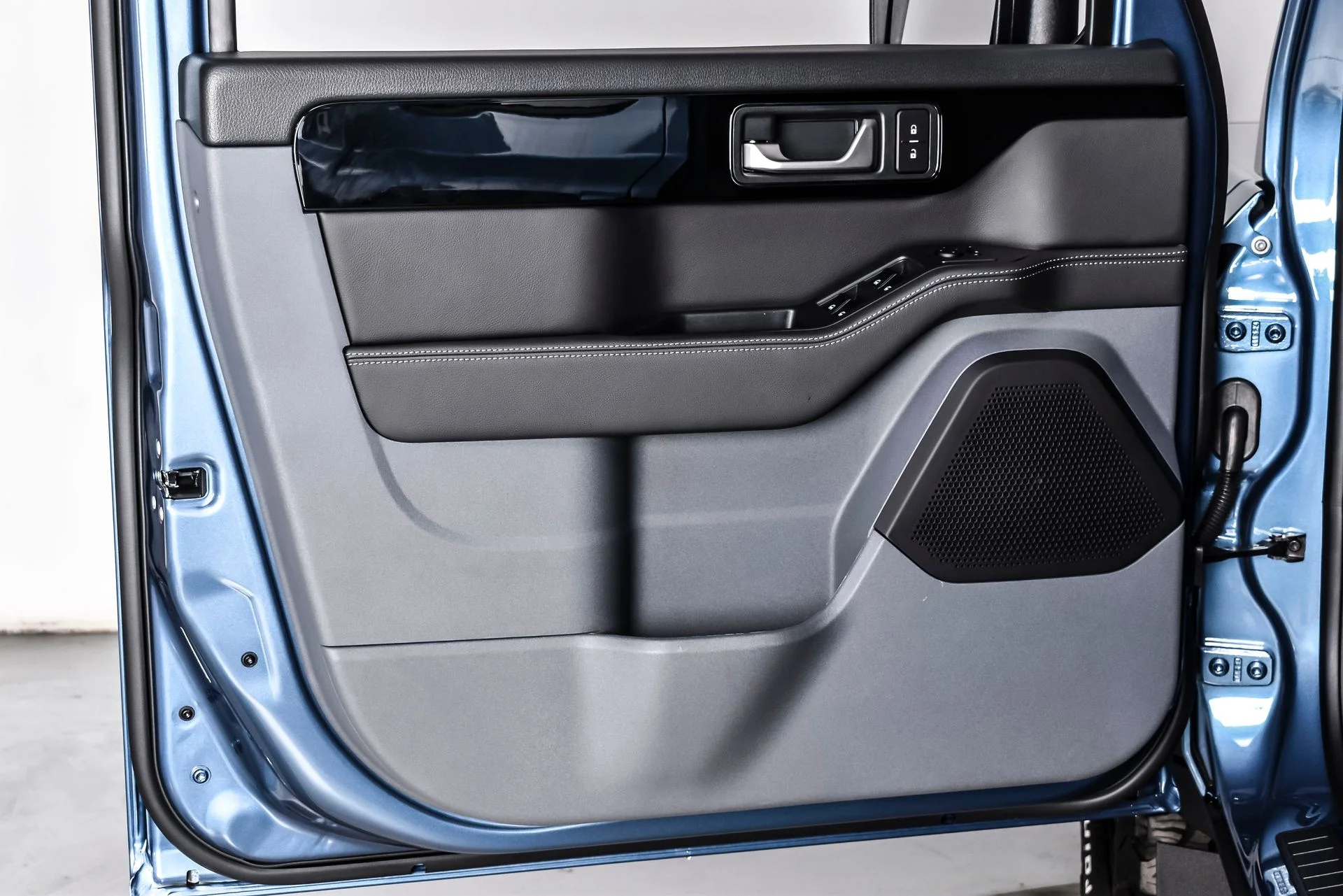 New 2026 Shale Blue Metallic INEOS Trialmaster Edition image 9