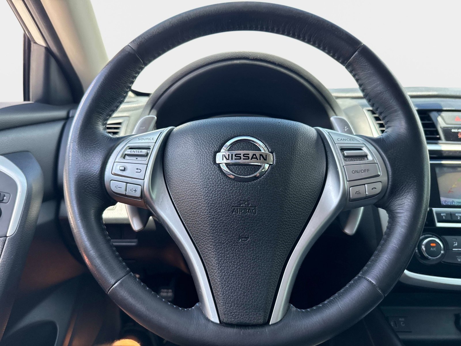 Used 2018 Pearl White Nissan 2.5 SR image 24