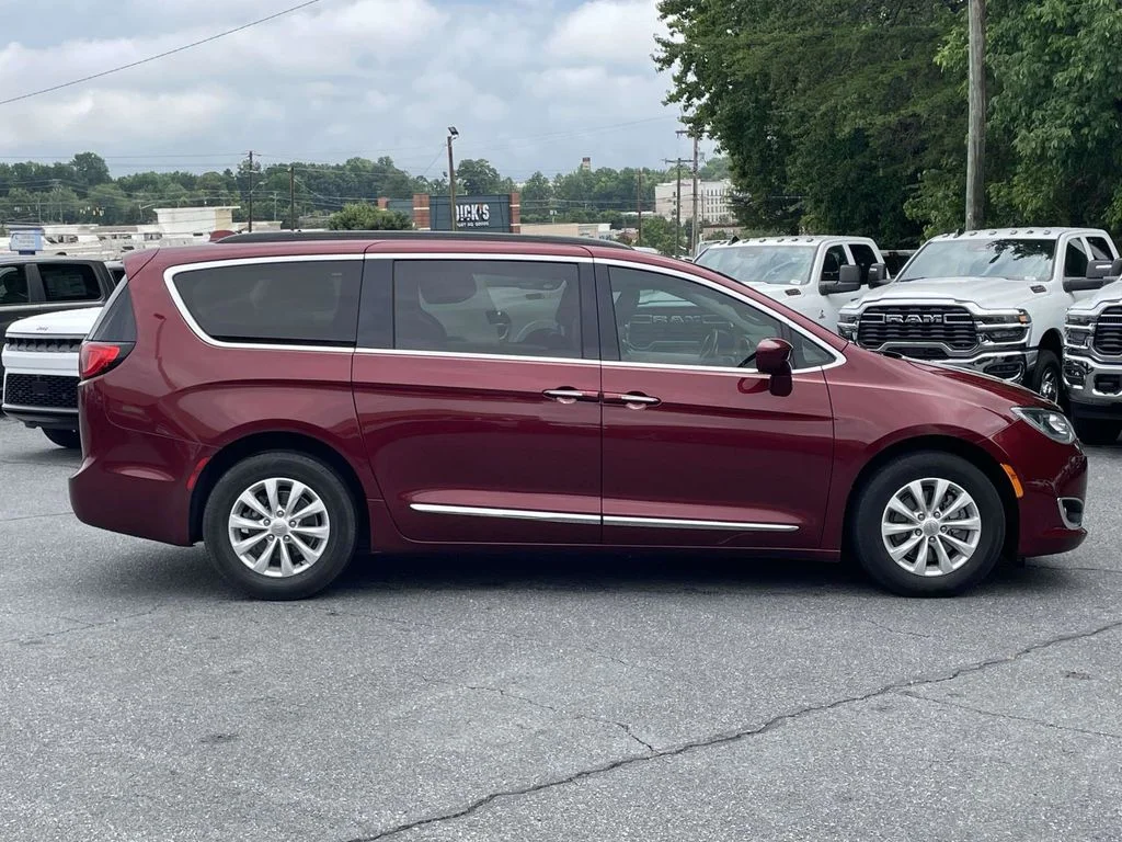 Certified Used 2017 Red Chrysler Touring L image 9