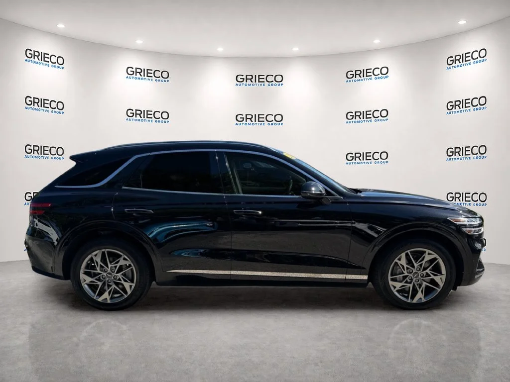 Used 2025 Black Genesis 2.5T image 8