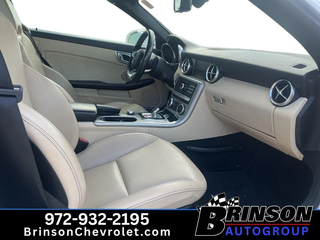 Used 2017 Polar White Mercedes-Benz 300 image 5