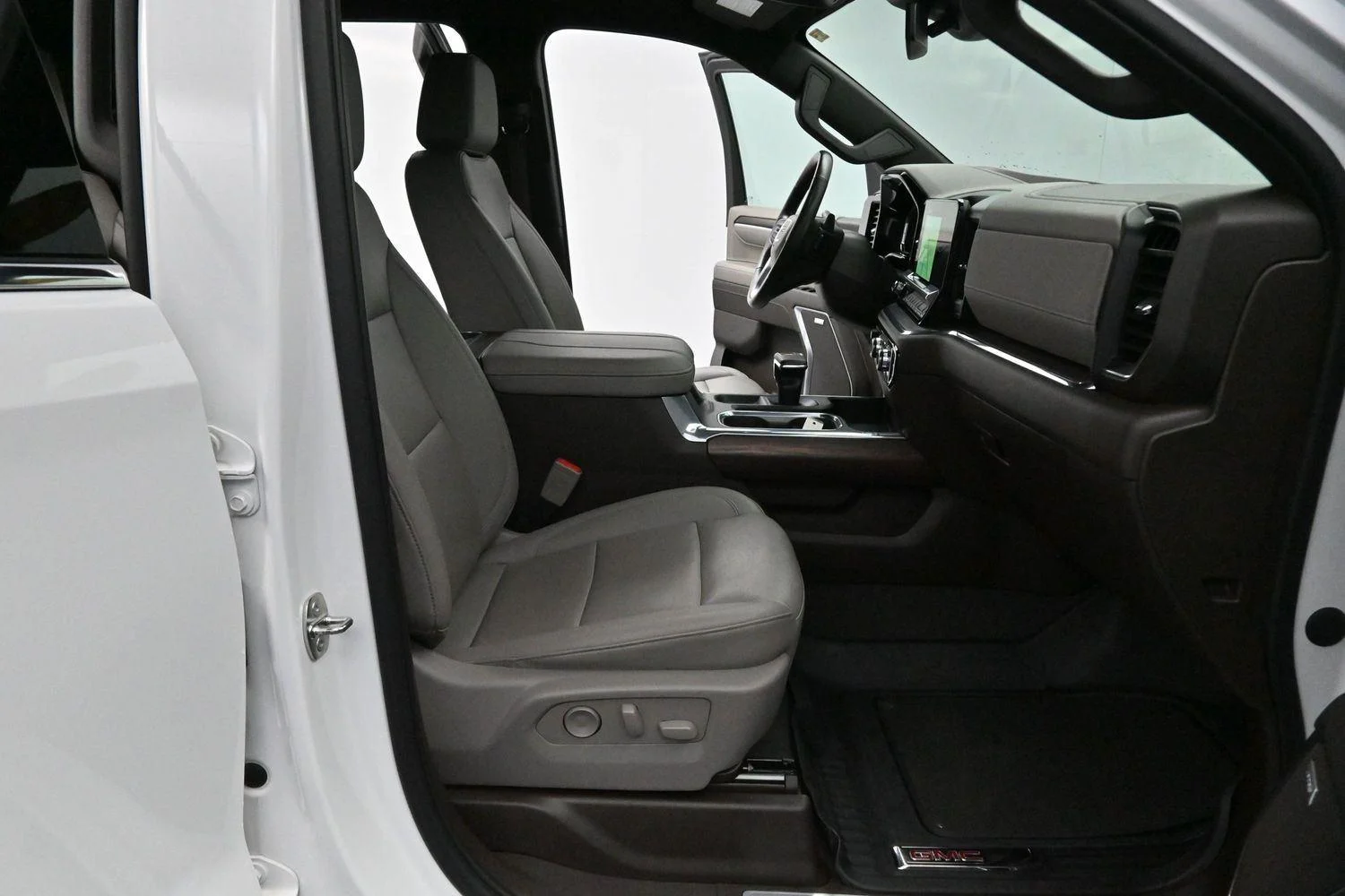 Used 2023 Summit White GMC SLT image 32