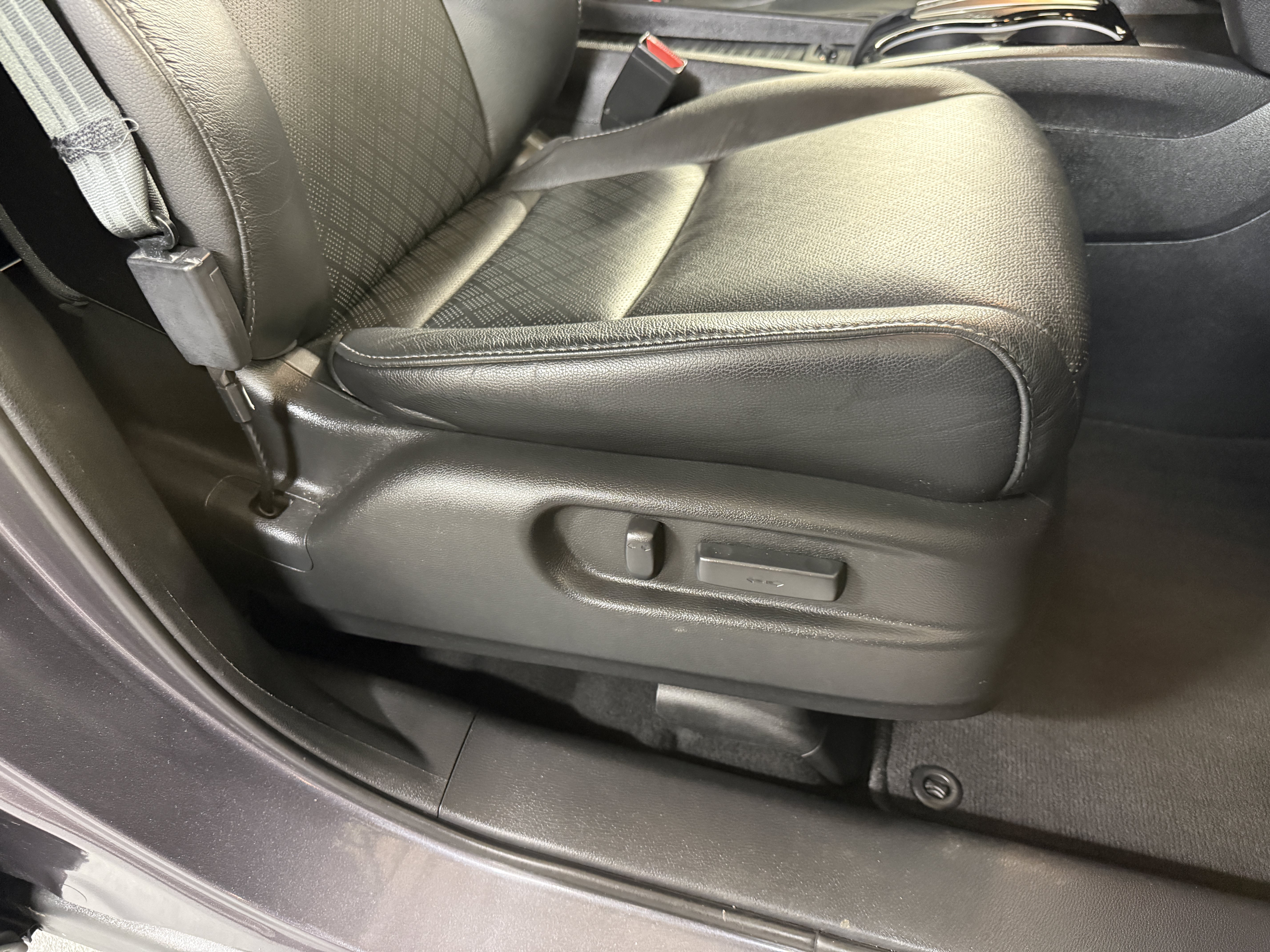 Used 2019 Modern Steel Metallic Honda Touring image 23