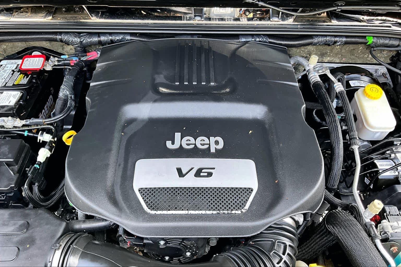 Used 2016 Black Clearcoat Jeep Sport image 33