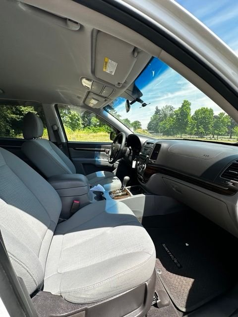 Used 2012 Frost White Hyundai GLS image 21