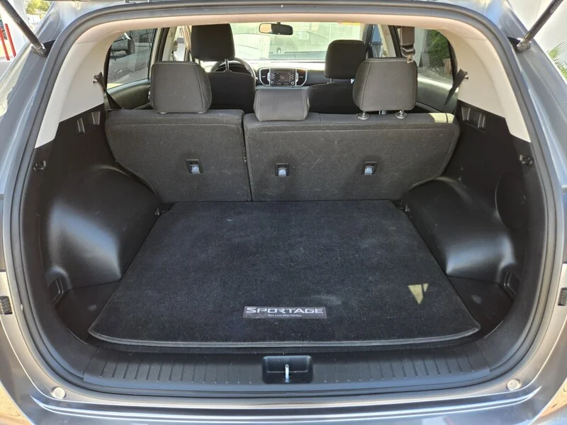 Used 2018 Mineral Silver Kia LX image 9