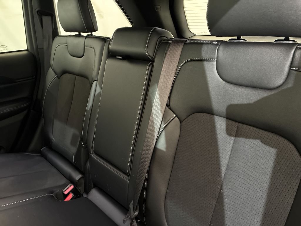 Used 2023 Silver Jeep Altitude X image 11