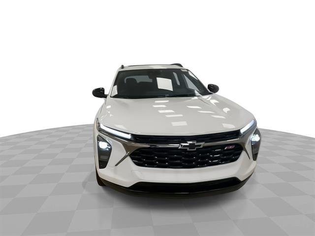 Certified Used 2026 Summit White Chevrolet 2RS image 4