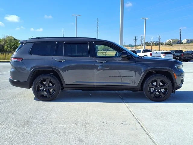 Used 2025 Gray Jeep Limited image 7