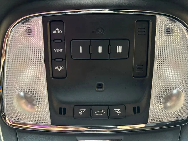 Used 2022 White Jeep Limited image 24